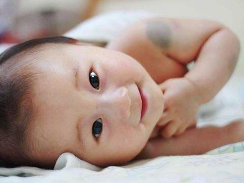 女生脸部常见皮肤问题,新生儿常见皮肤问题及护理试题