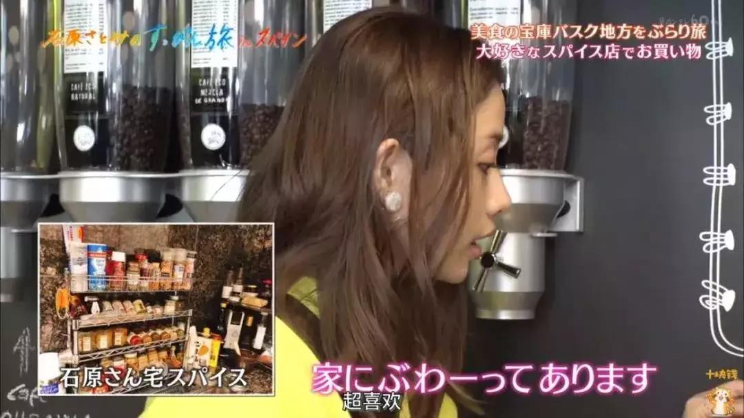 气质冬款裙子穿搭高级感,少女感十足的温柔风穿搭绿色毛衣