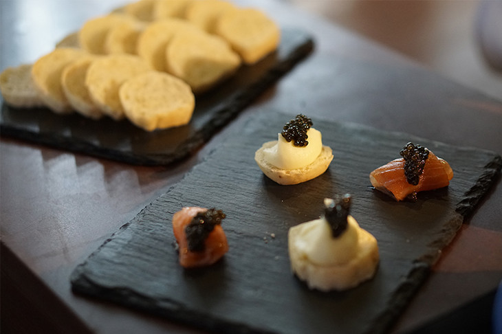 鱼子酱里面一粒粒的是什么,什么鱼子酱昂贵