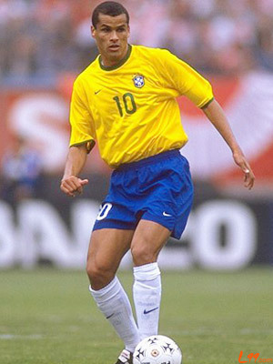 桑巴足球倒钩,桑巴足球彩虹过人