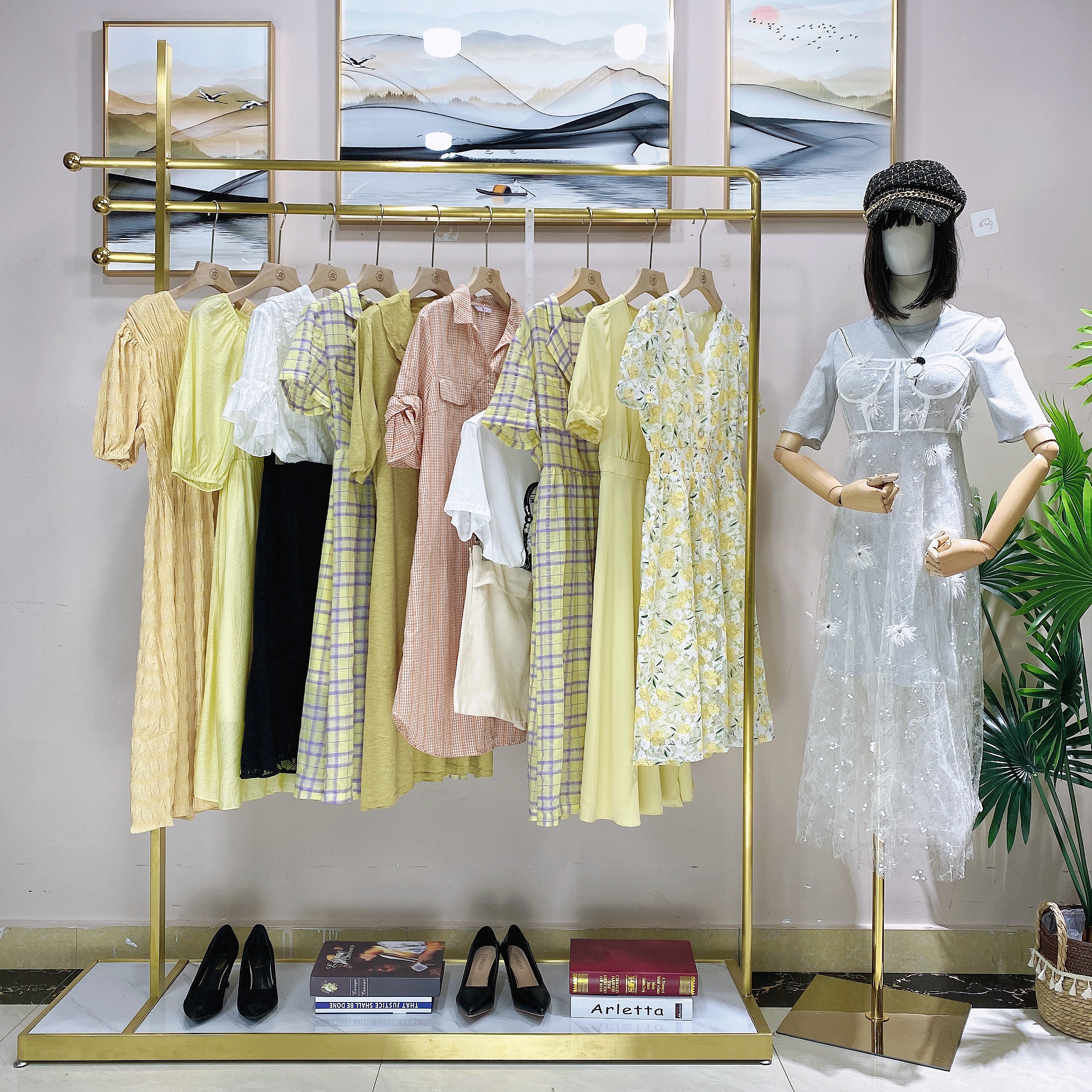 三彩女装最新撤柜尾货批发,三彩品牌折扣店女装清仓冬款