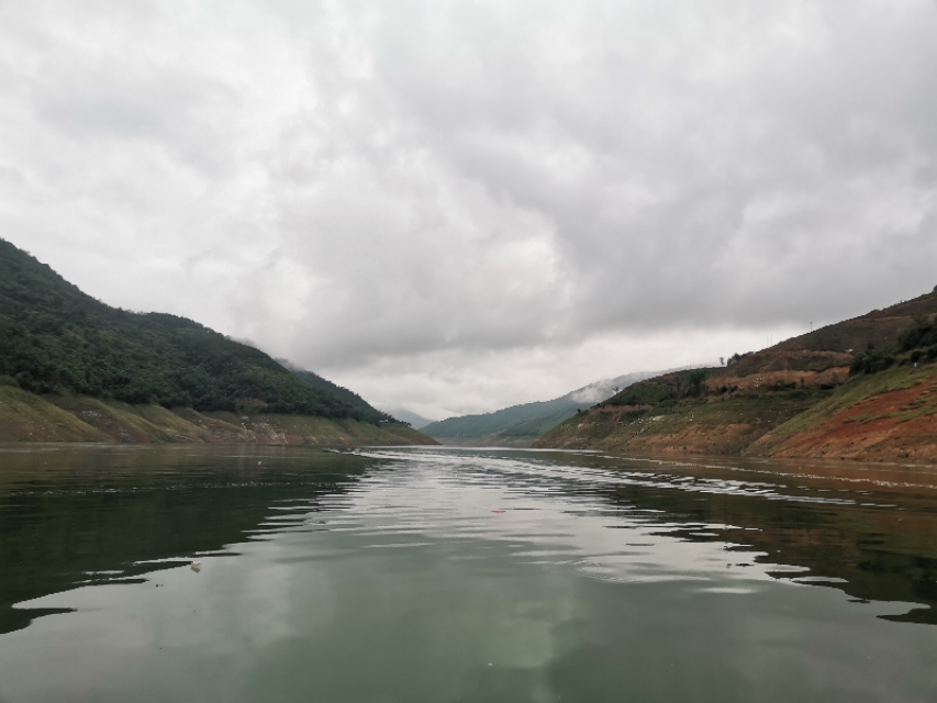 距昆明300公里的垂钓天堂,距离云南近的万峰湖野钓地点推荐