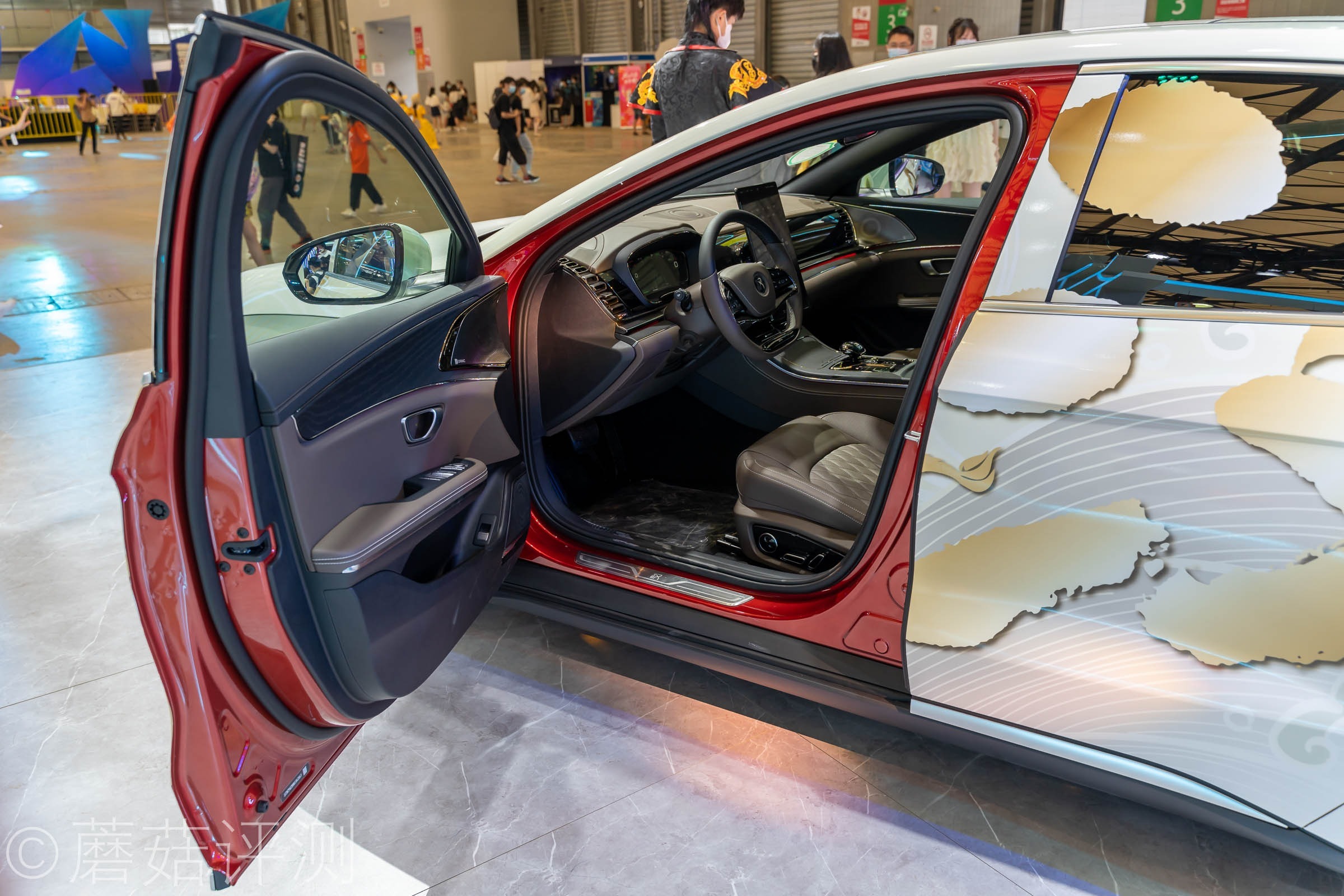 又有啥好玩的？蘑菇带你逛ChinaJoy2021，硬件、车和漂亮的小姐姐