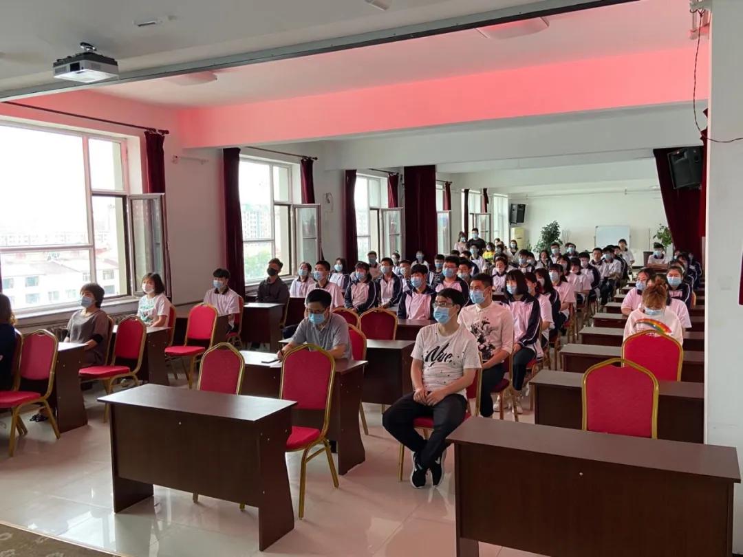 禁毒进校园携手同行抵制毒品,拒绝毒品珍爱生命禁毒宣传进校园