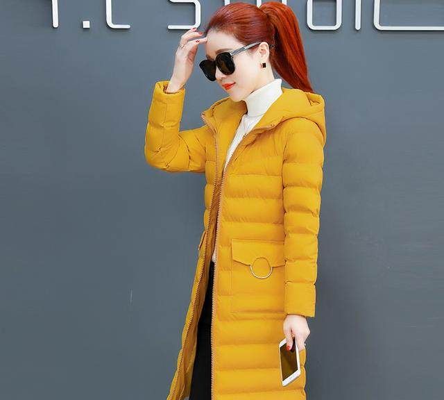 怪不得老婆把皮衣全扔了，如今流行这样的棉袄，保暖又上档次