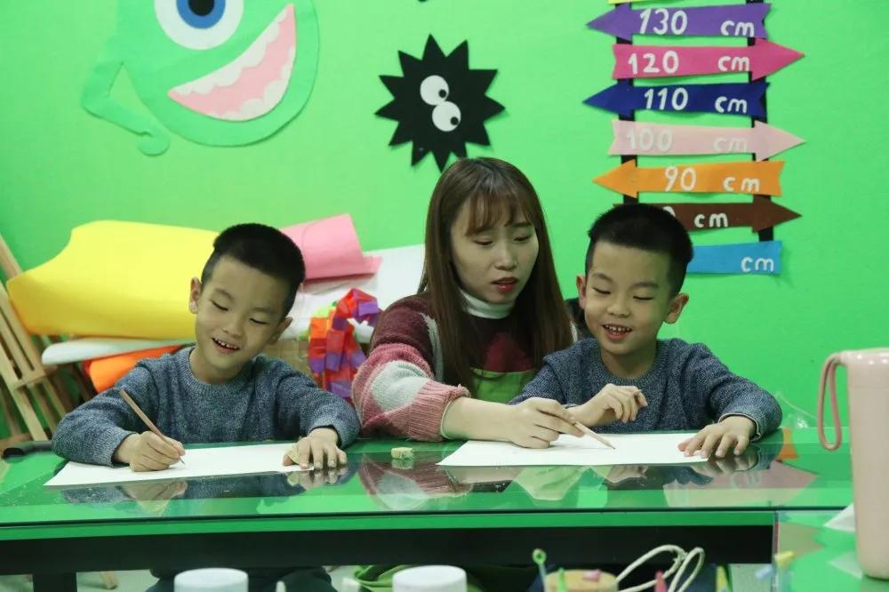 东方童画美术培训学校周村店,东方童画少儿美术淄博印象汇店