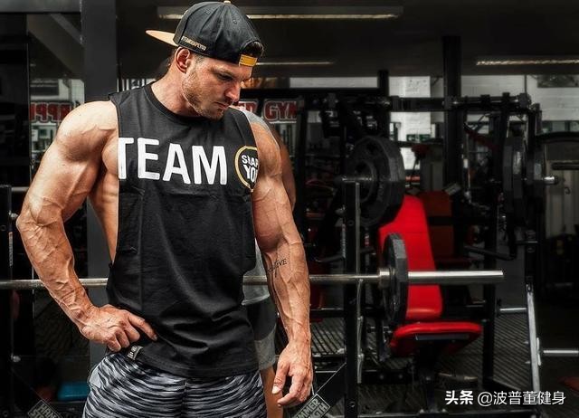 如何练就一个好看的宽肩,16个动作带你打造宽肩