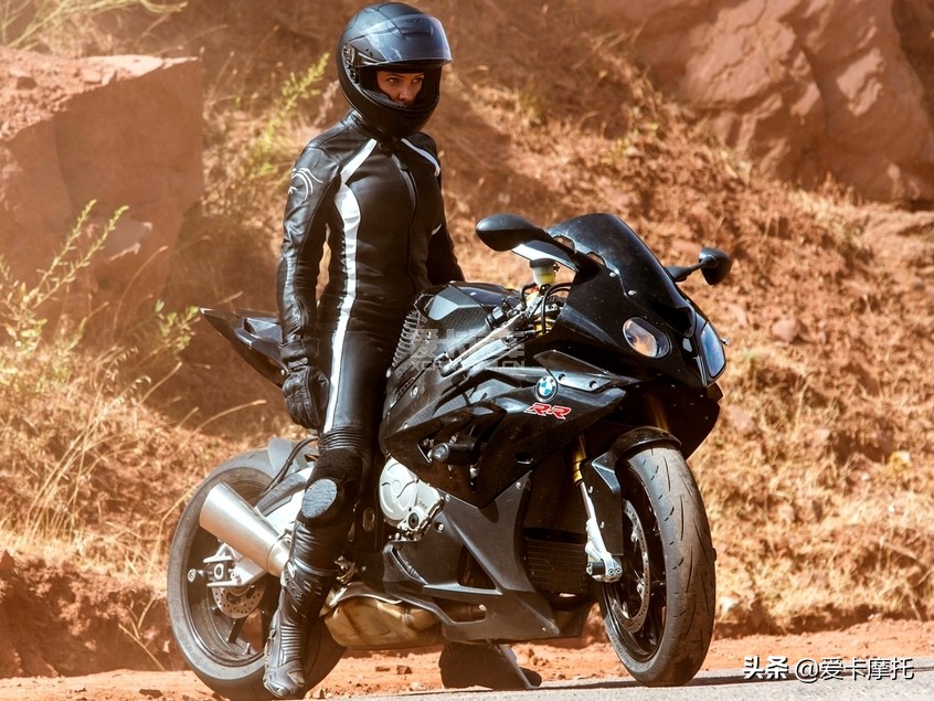推荐车的长腿小姐姐,新手骑仿赛摩托车推荐