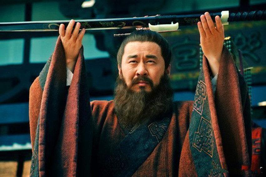 郭嘉的实力比诸葛亮强吗,三国杀卧龙凤雏打郭嘉