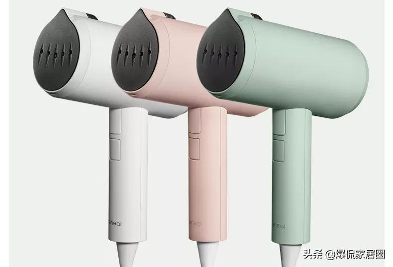 1分钟摆平皱巴巴的衣服，路人秒变“型男潮女”，精致有品味