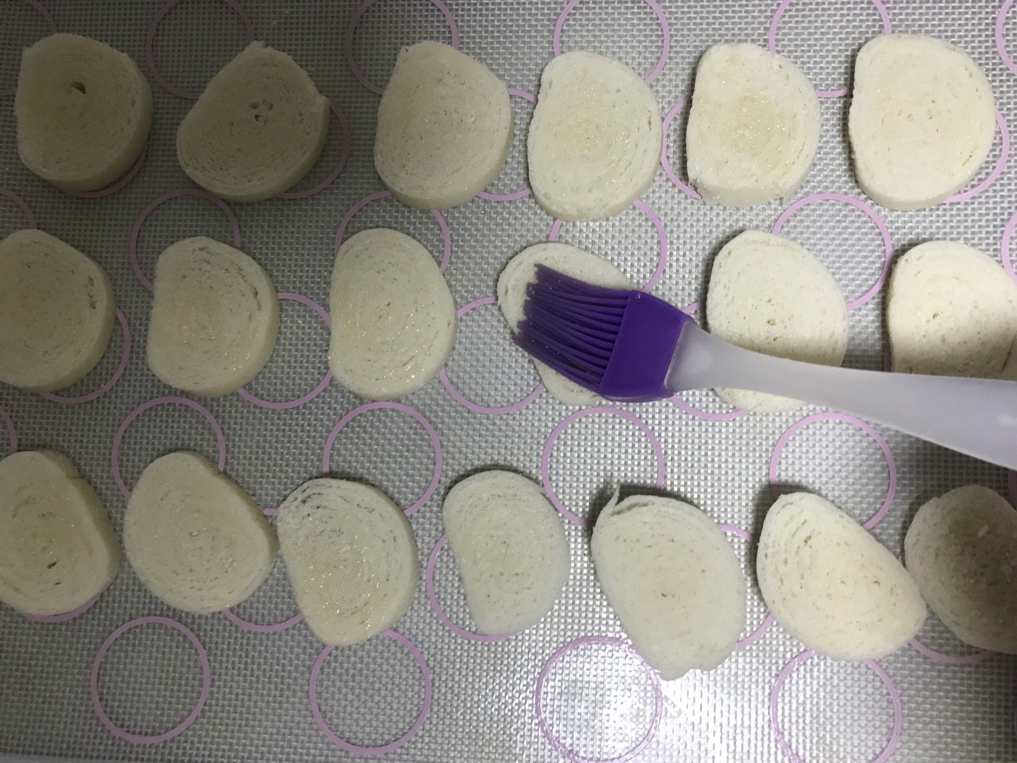 馒头吃不完怎么做成家常菜,馒头吃不完怎么做好吃不用锅