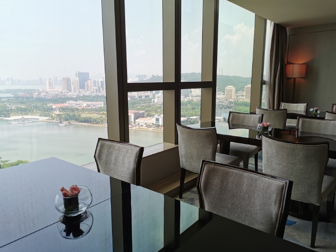 厦门源昌凯宾斯基吃一顿饭多少钱,厦门源昌凯宾斯基酒店大堂