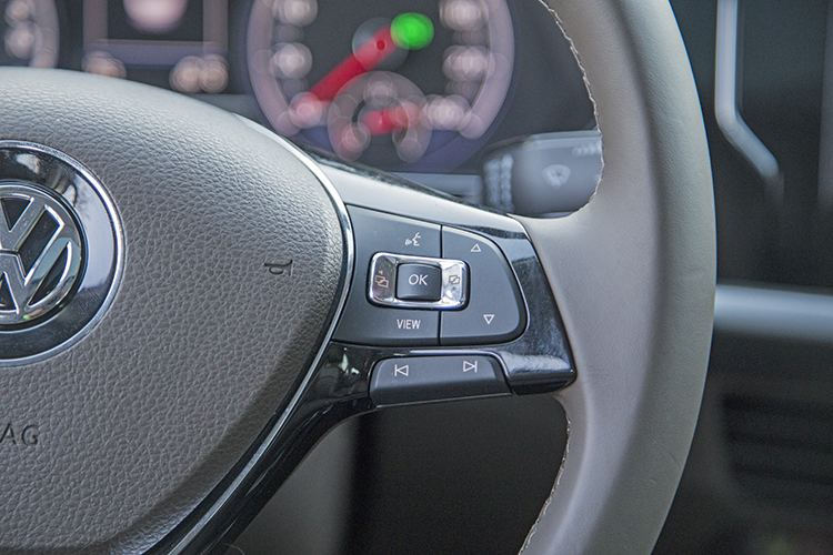 大众新能源制动系统报警,上汽大众油电混合帕萨特试驾