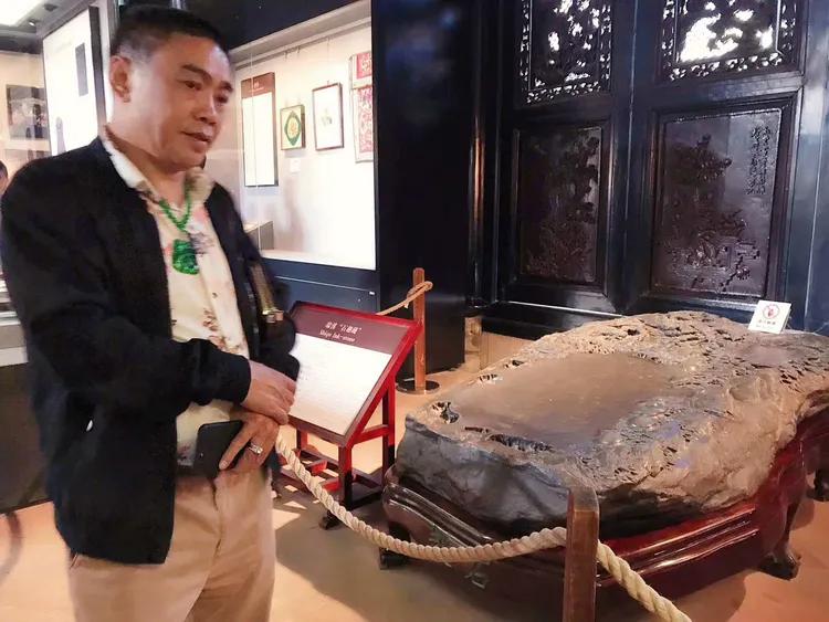 真翡翠和假翡翠最简单鉴别方法,教你几招怎么鉴别翡翠的小妙招