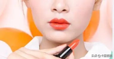 涂口红时的小尴尬,涂口红时易犯的小错误