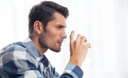 如厕时大便总是前面干硬,大便前头干硬后边软粘的中医疗法