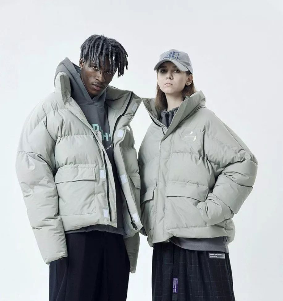 杨颖穿的新中式衣服是什么品牌,杨颖穿阿迪达斯羽绒服