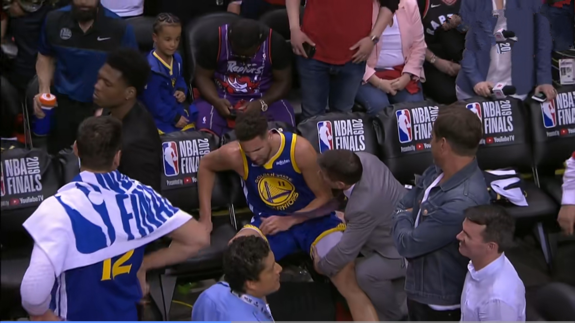 汤普森伤了库里的反应,汤普森腿部肌肉恢复