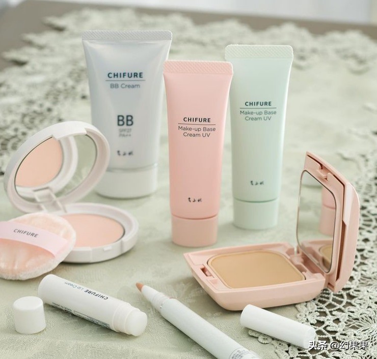 日系妆容必备彩妆有哪些,好气色简单妆容