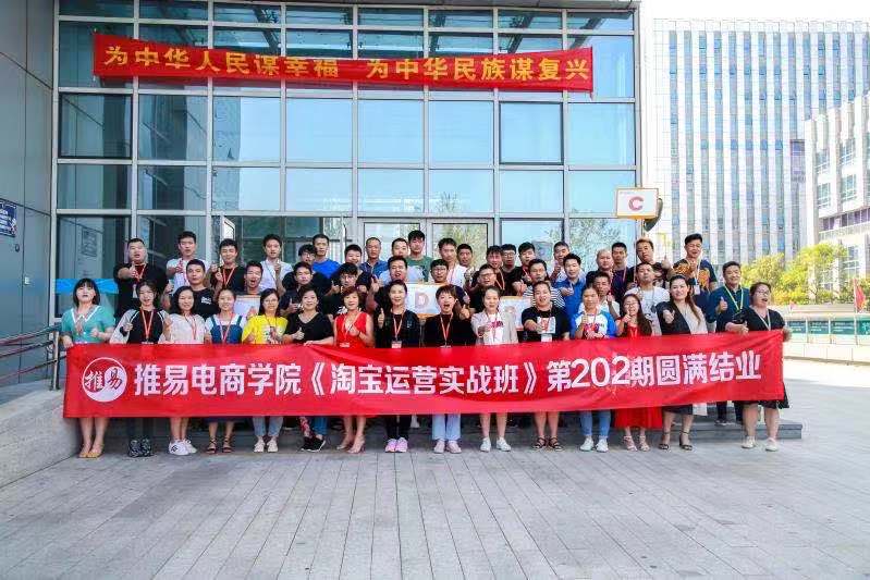 人家玩短视频月入过万,短视频是怎么年入百万