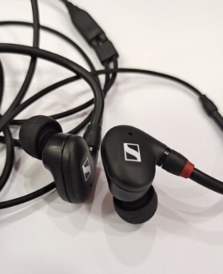 发烧耳机和一般耳机效果差别,发烧耳机和音响哪个好