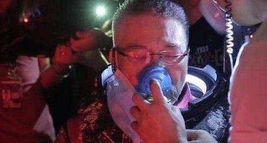 吴孟达为什么生病还拍电影,吴孟达拍戏时吸氧