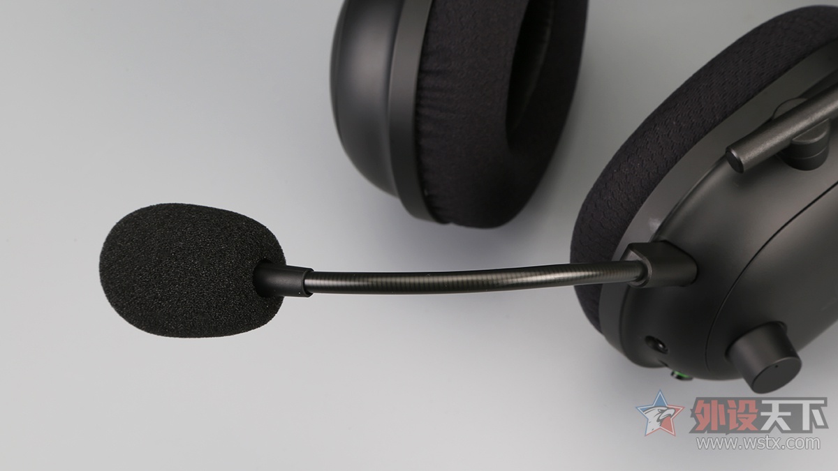 无线连接:雷蛇旋风黑鲨V2专业版游戏耳机评测