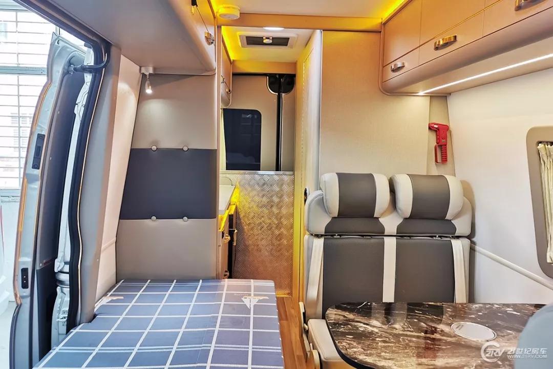 最新款大通v80b型房车,大通原厂2018款rv80b型短轴房车