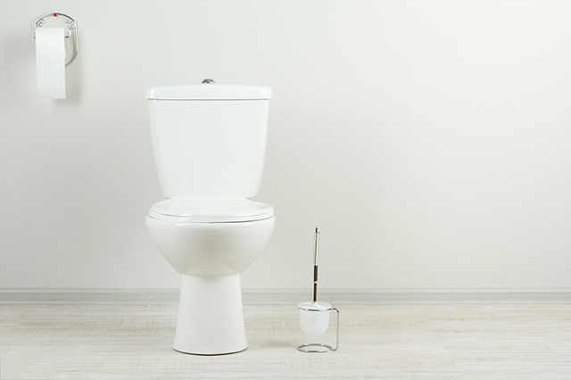 抽水马桶堵了如何疏通,马桶堵塞皮搋子堵不严怎么办