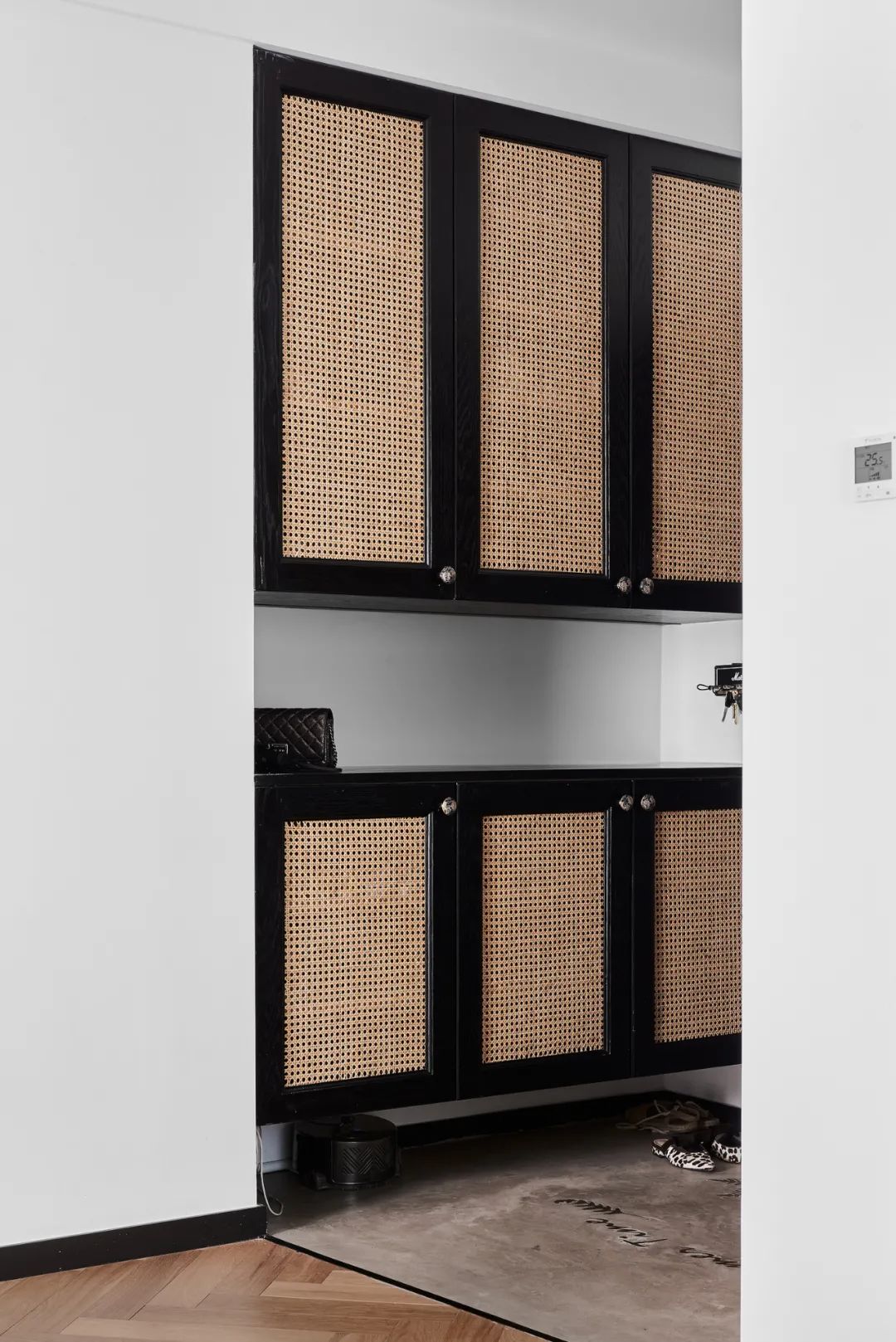 邻居秀家|细节控的家有多治愈?单凭她家开关就能出圈了