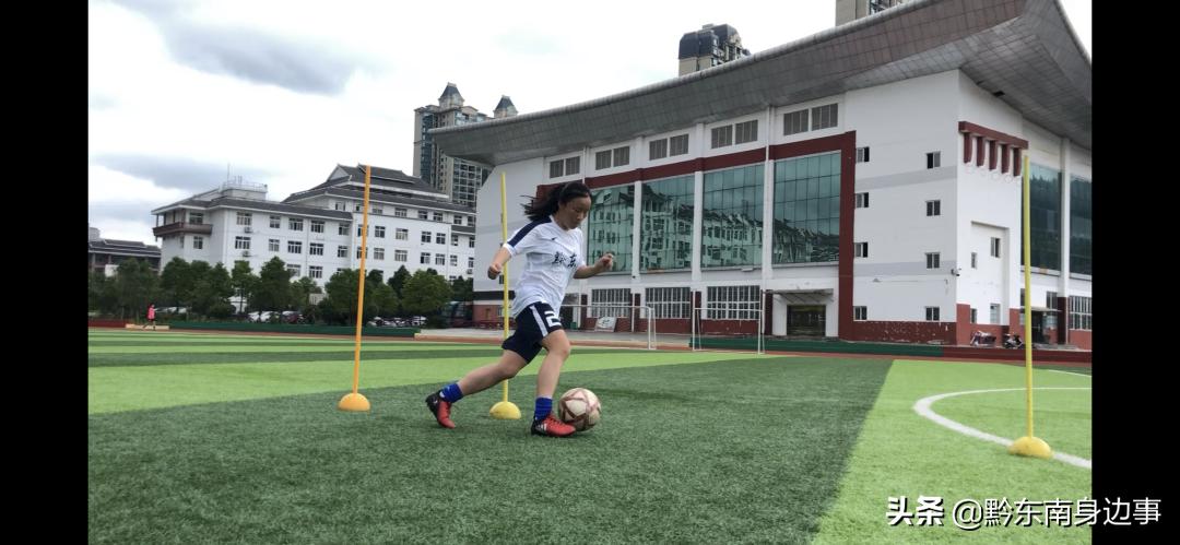 大山里走出的足球少女,大山里走出的足球队