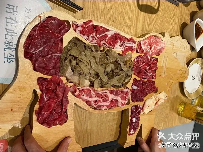 谭鸭血老火锅消费高吗,谭鸭血老火锅盈利情况