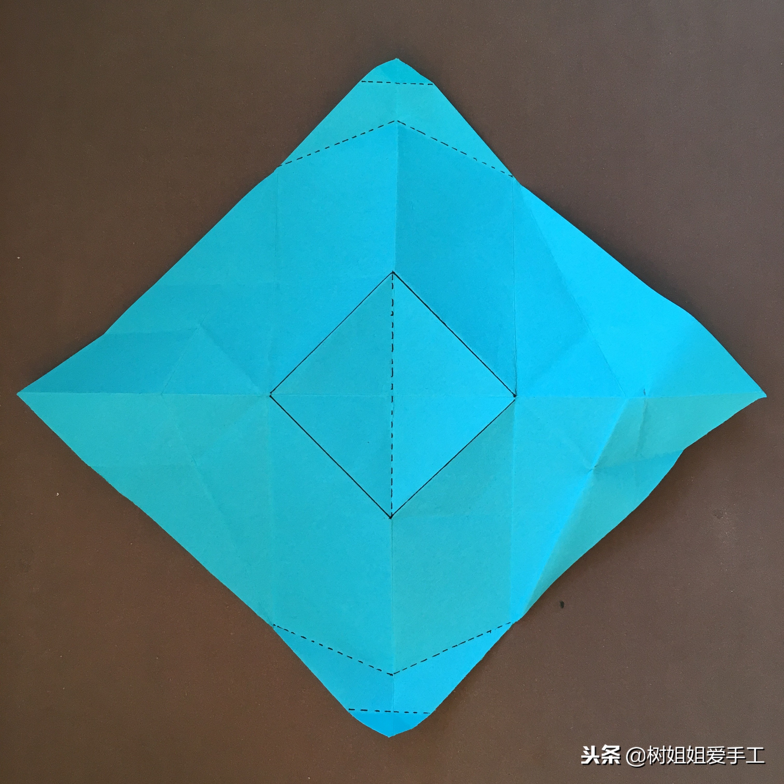 纸折的魔鬼鱼怎么折,1张纸折大嘴鱼教程慢动作简单