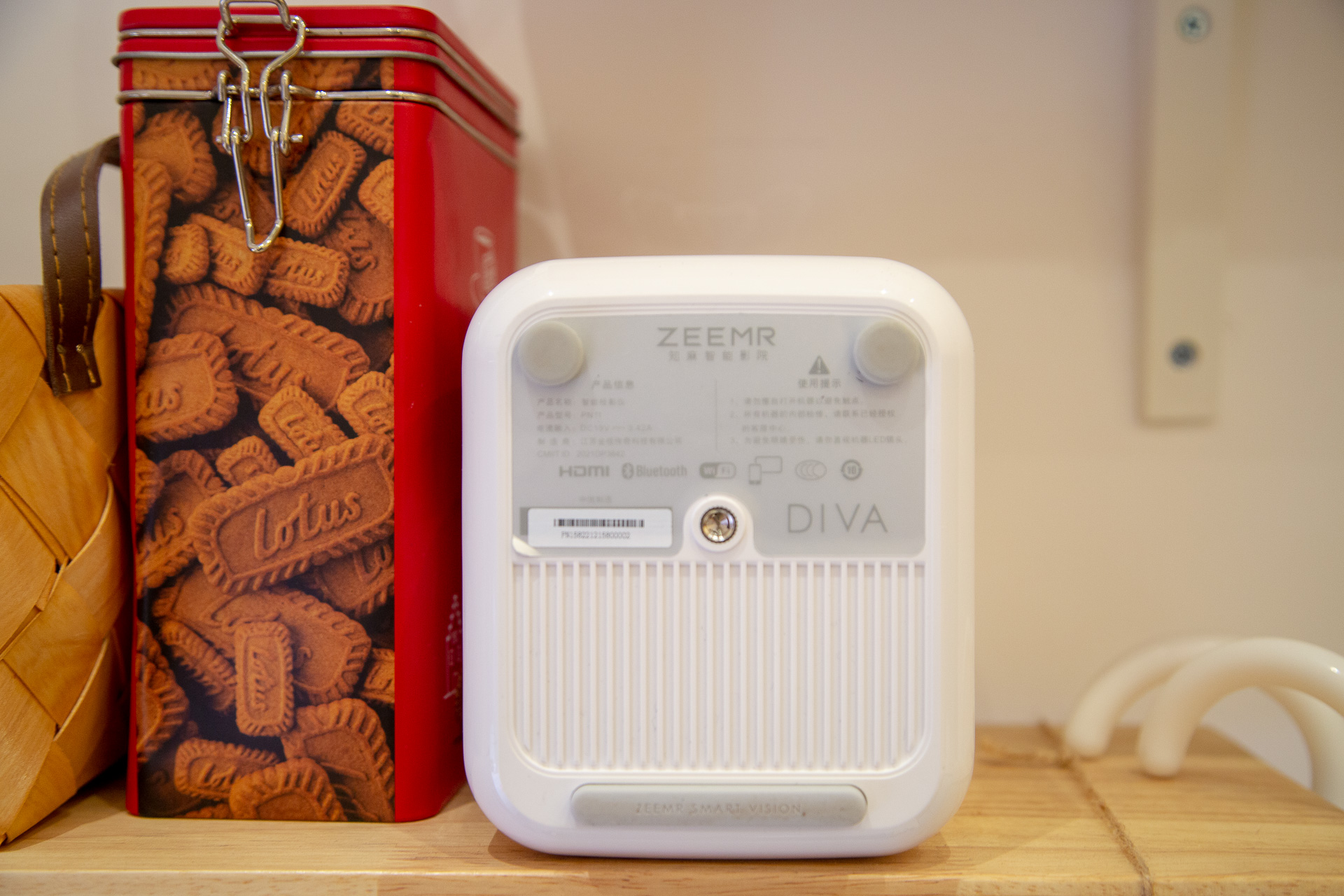 千元以下的投影仪值得买吗？1199元的知麻影院电视DIVAPro分享