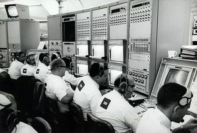 为何人类不再登月,人类曾经登月是假的吗