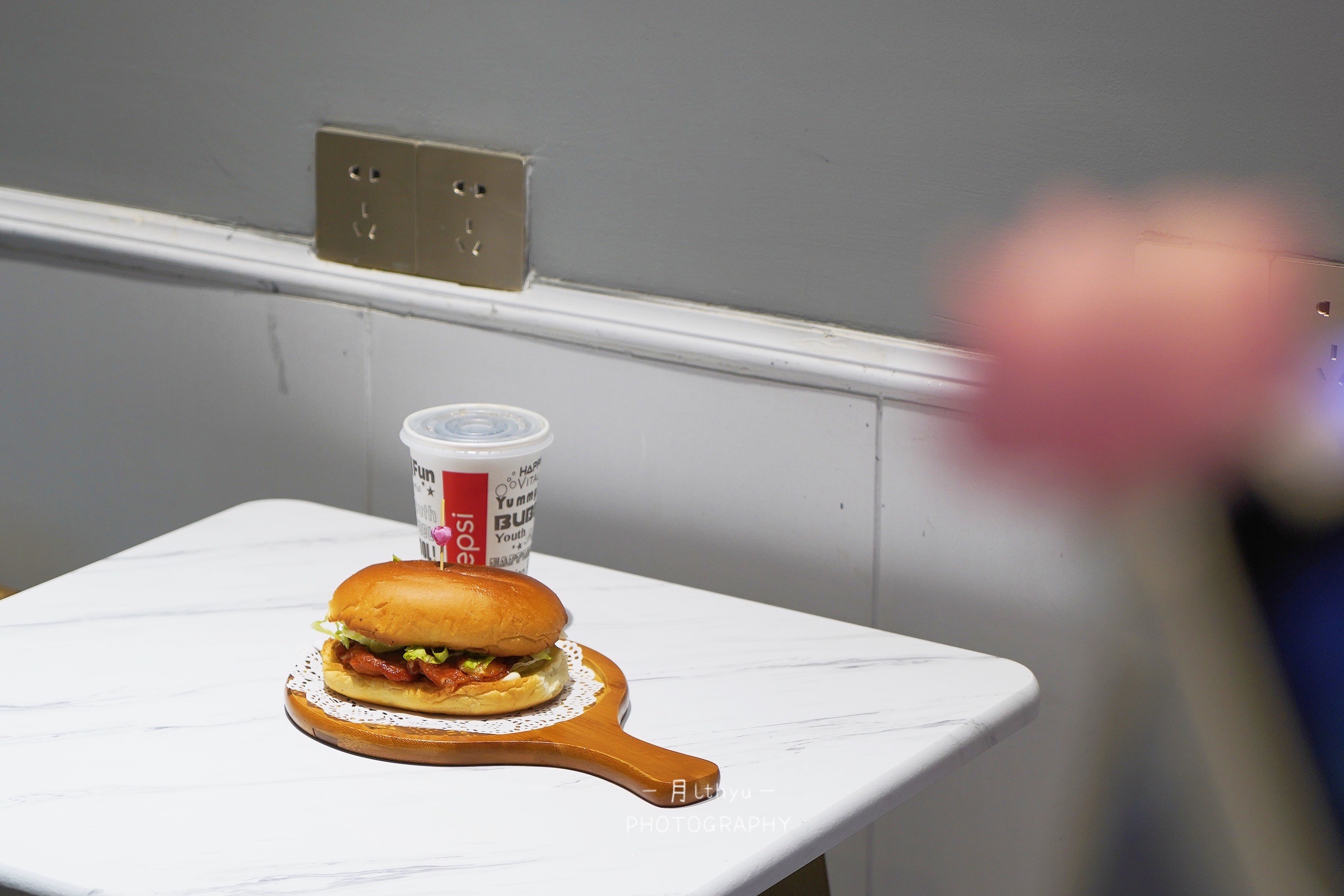 澳门猪扒包藏在思北，人均不到20，就能让你吃到撑