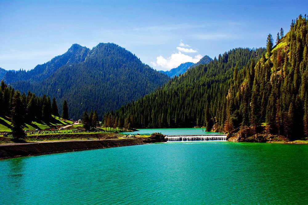 天山天池大峡谷之巅,美丽的天山在西藏吗