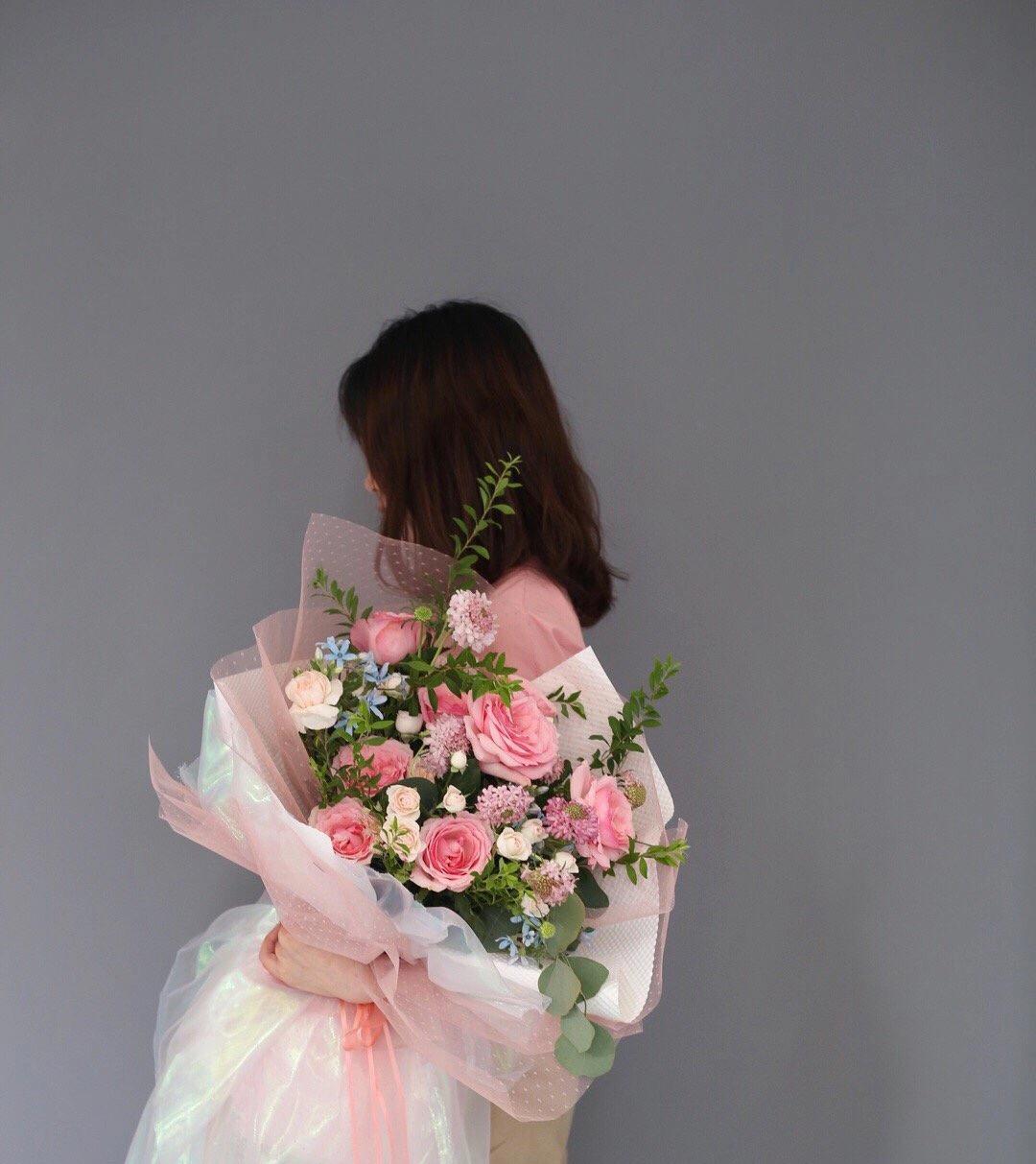 六枝区零基础花艺师培训费用,零基础学花艺师好还是学徒好