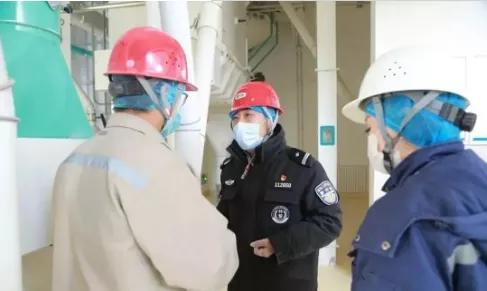 监管民警把忠诚镌刻在战疫一线,抗疫一线他们含泪坚守