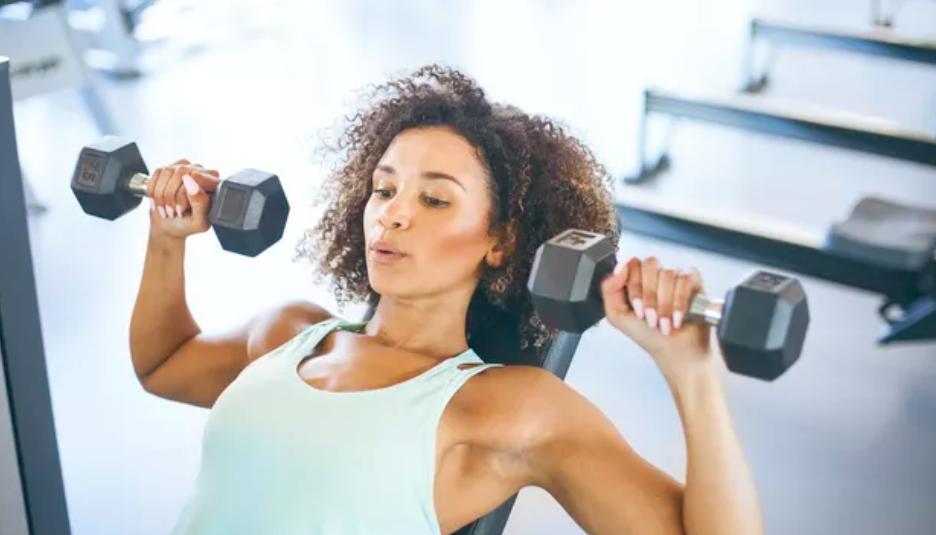 人到中年腹部怎么鼓起来了,成年人的腹部脂肪越来越厚怎么办