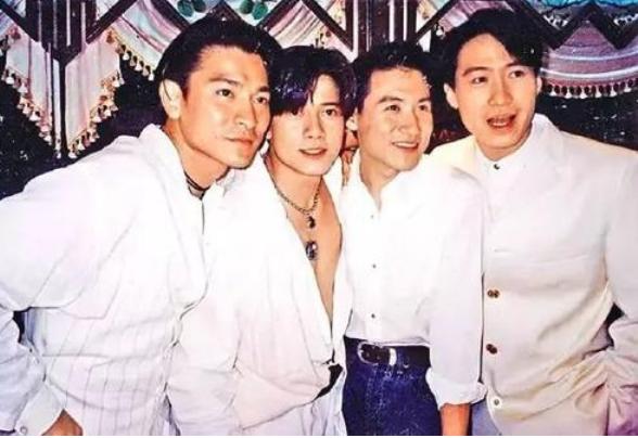 歌手王杰被谁毒坏了嗓子,王杰遭遇人生中最大的打击