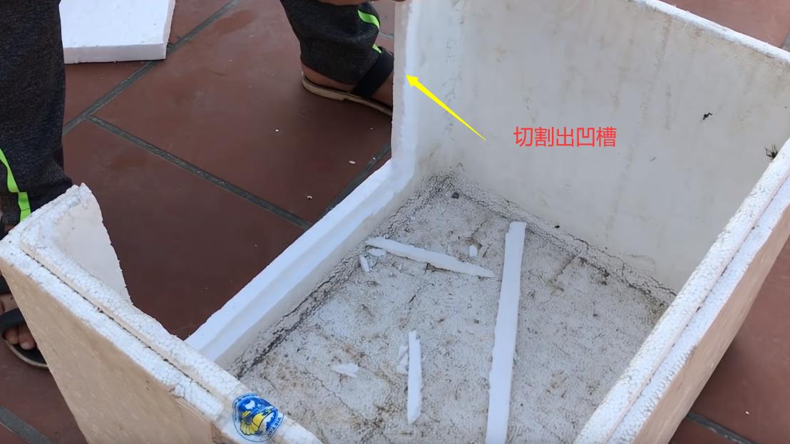在家自做泡沫箱鱼缸,泡沫箱制作鱼缸养鱼