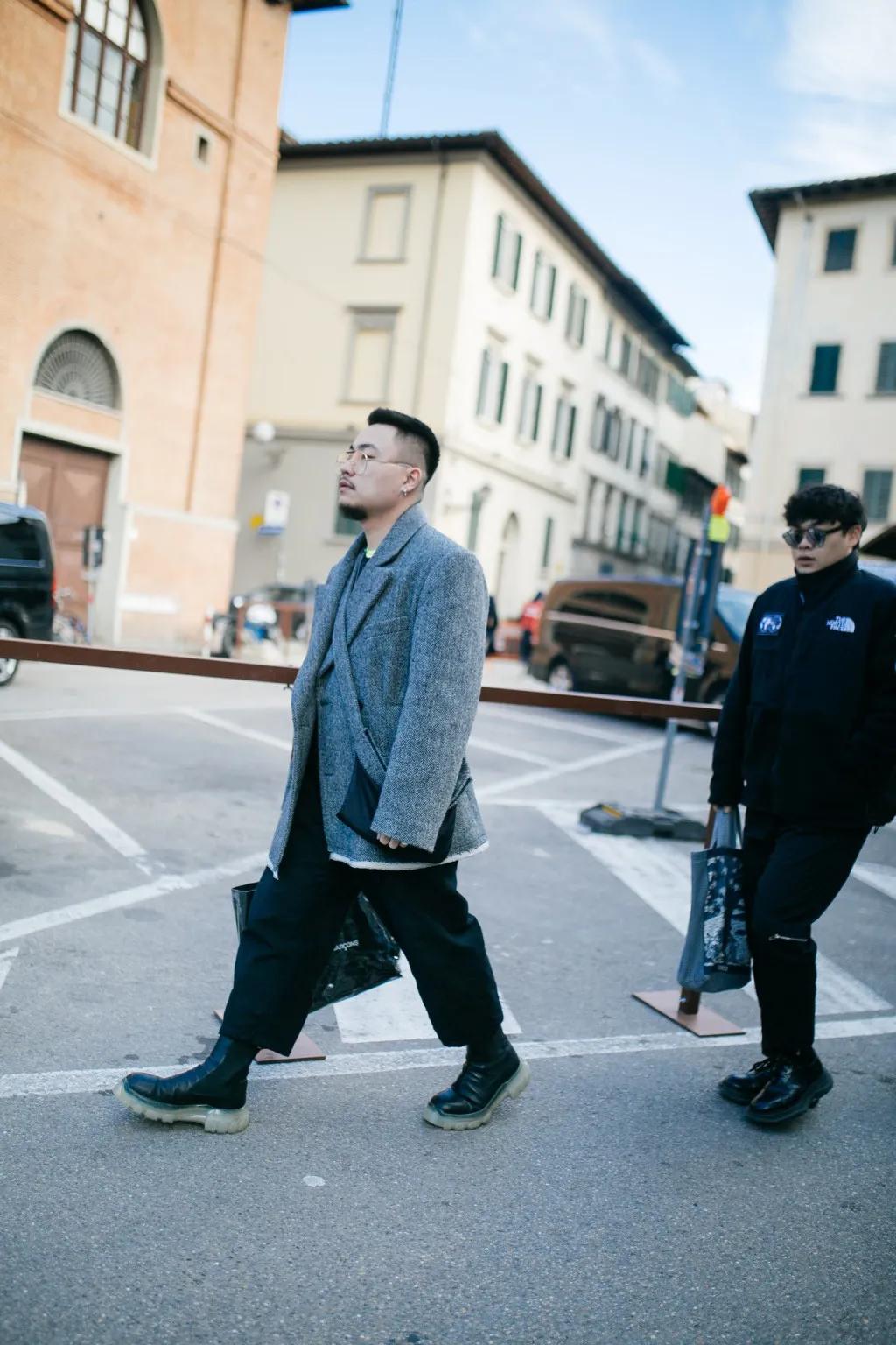 屁股大要穿短款外套怎么穿,屁股大穿什么衣服能遮住