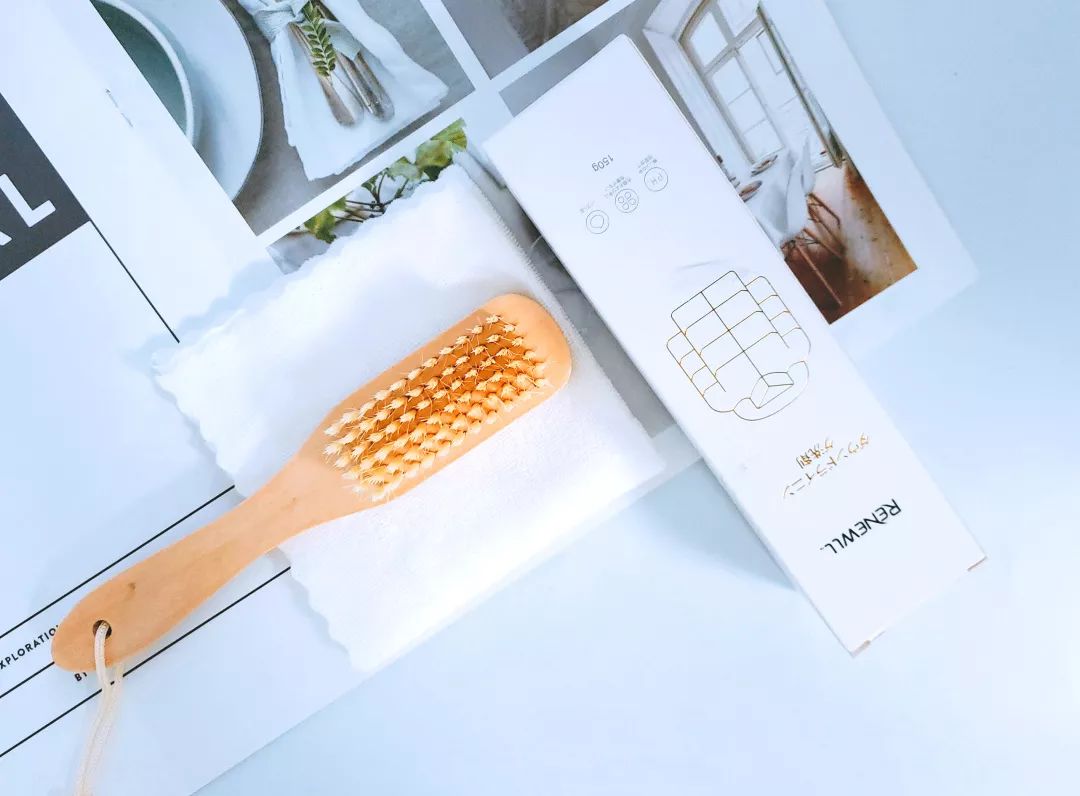 轻便羽绒服皱巴巴的怎么处理,羽绒服水洗后皱巴巴