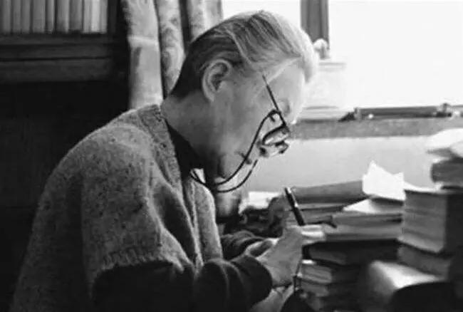 百年回眸—杨绛先生的传奇一生