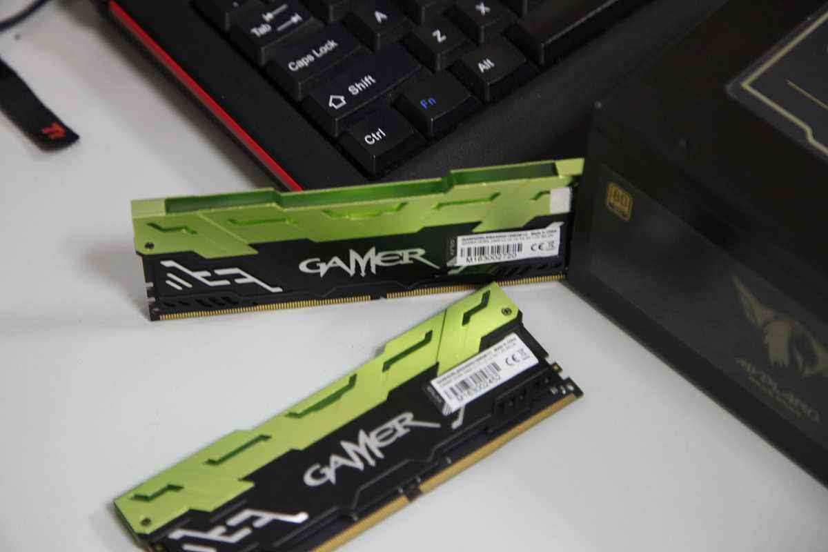 u盘蓝屏重装系统win7教程,u盘重装系统一直黑屏怎么办