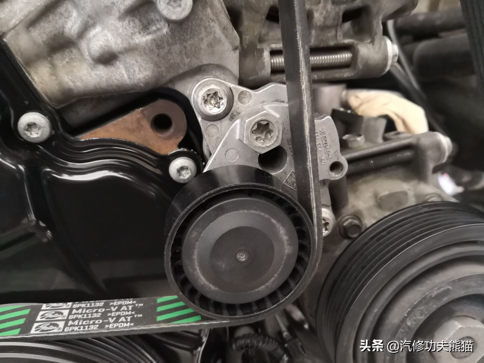 奥迪为何不能解决发动机烧机油,奥迪q5lea888三代发动机烧机油么