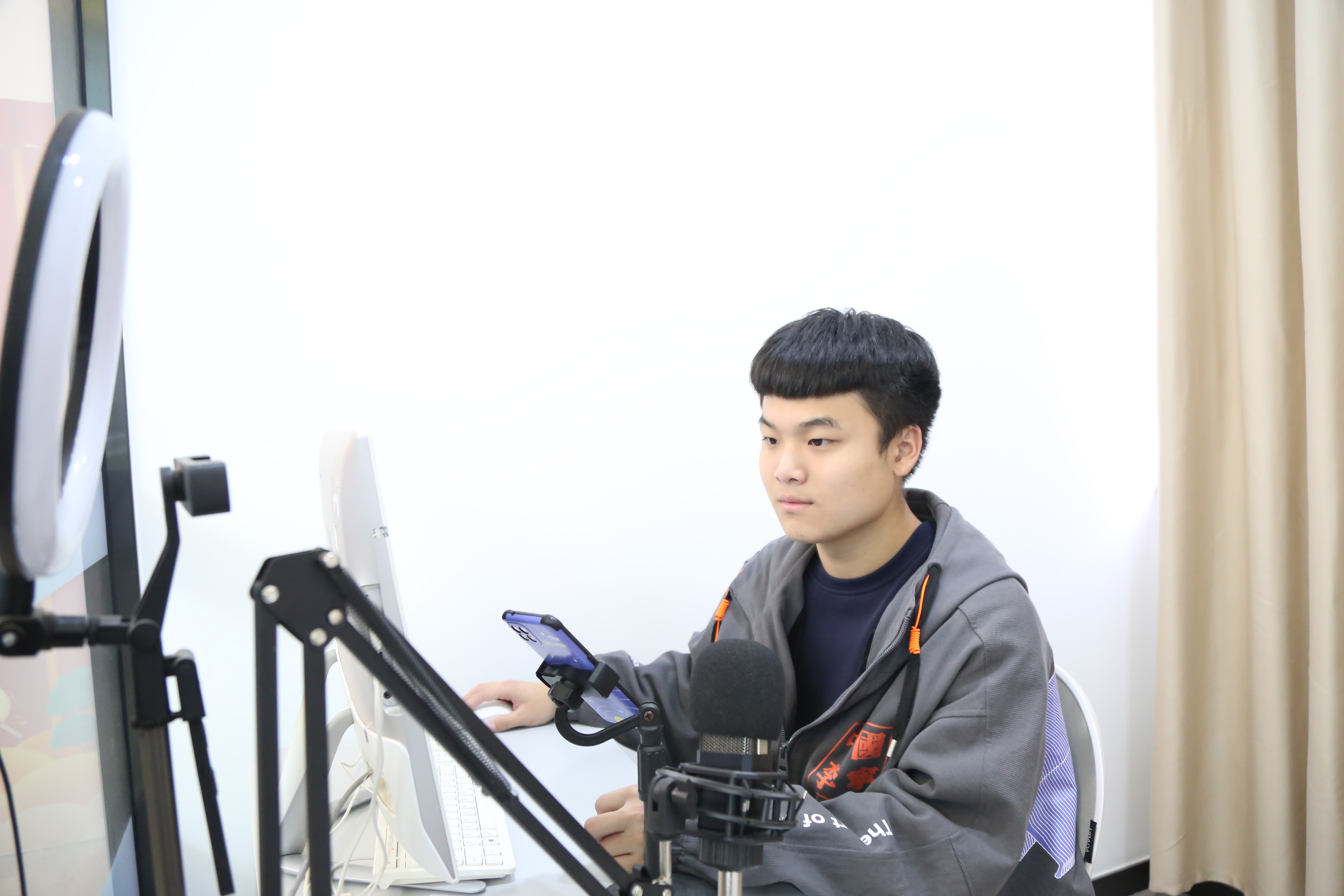 新生故事内容,新生故事合集