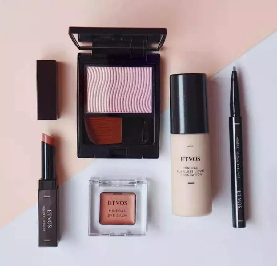 干敏肌美妆博主护肤品推荐,无数美妆达人推荐的热卖色