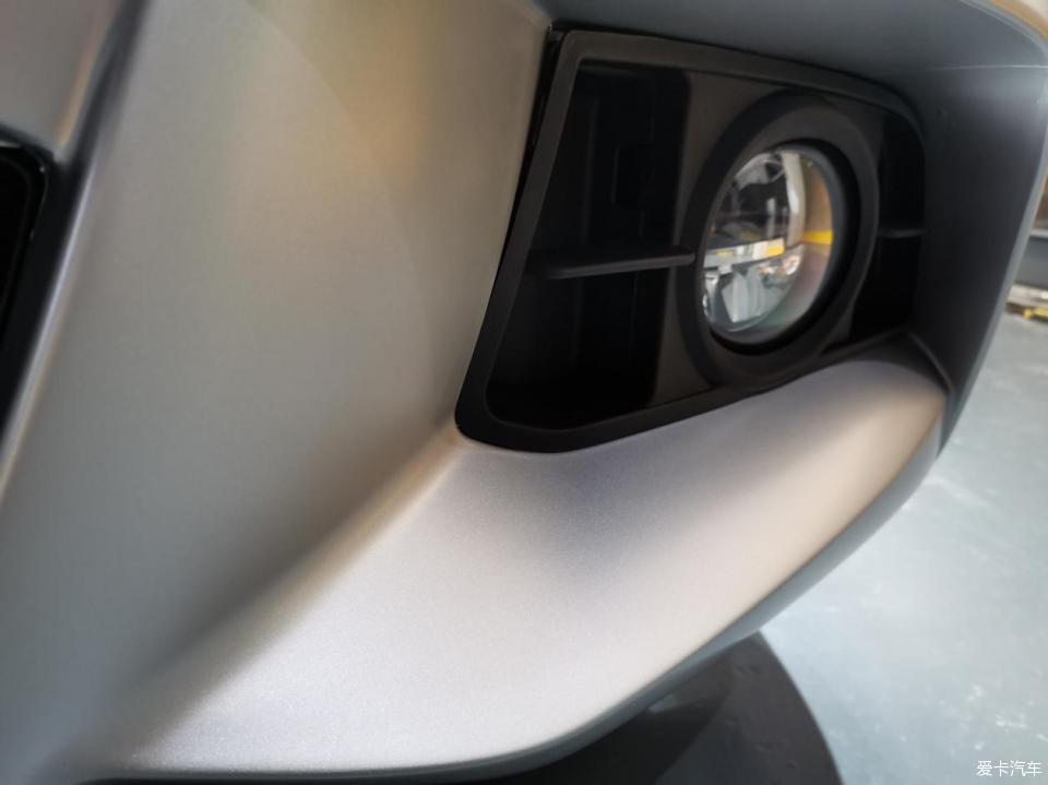 宝马5系贴膜改色罗曼尼红双拼,宝马5系贴膜改色